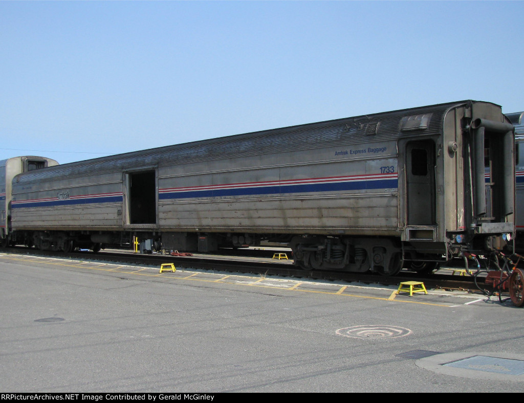 Amtrak Express Baggage